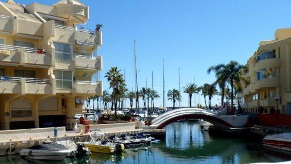 Coqueto Apartamento En Puerto Marina Con Piscina Benalmadena Exterior photo